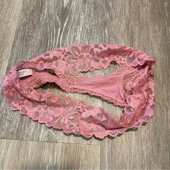 ✨5/$15 VS underwear - Picture 3 of 4